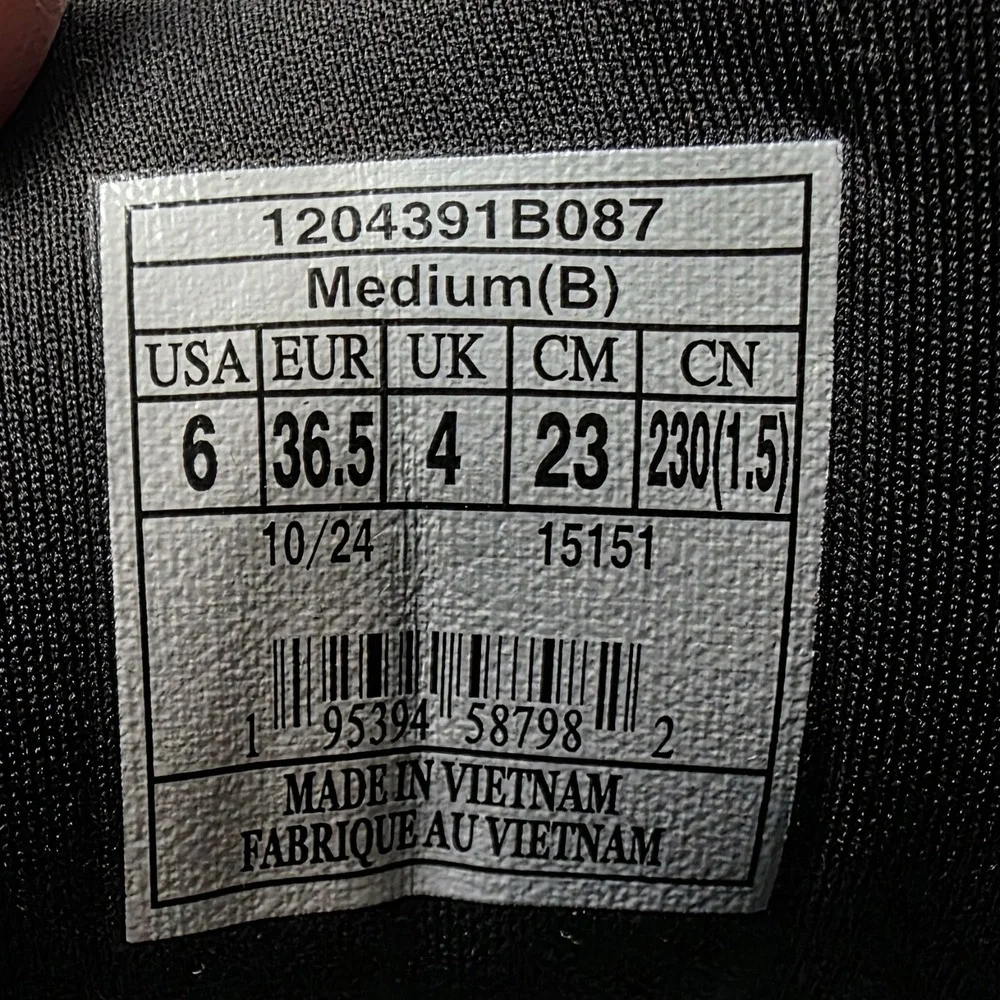 NEW Brooks Launch 11 Women's Run & Walk Shoes Black/White Size 6‎ Medium/B #0803